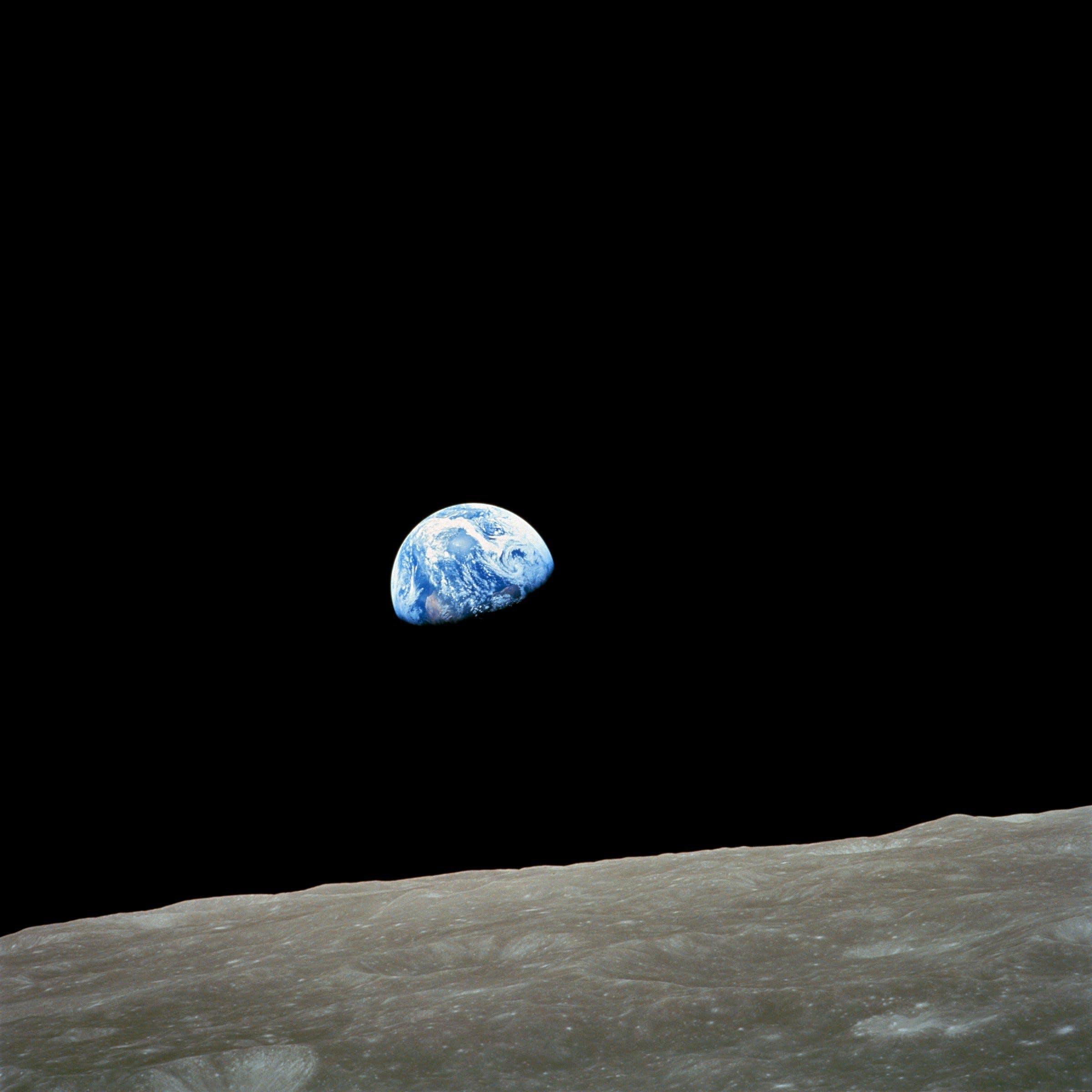 Photo of the Earth from the moon